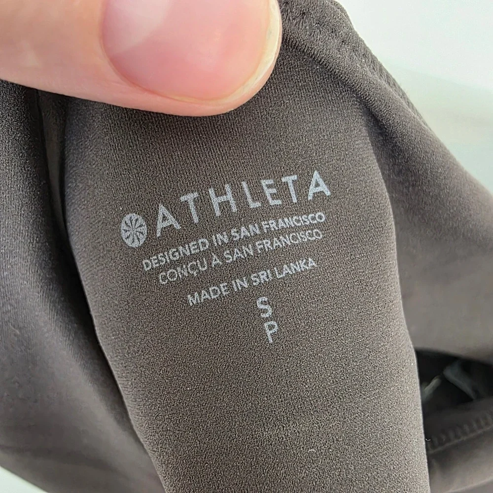 Athleta vitaform cropped
